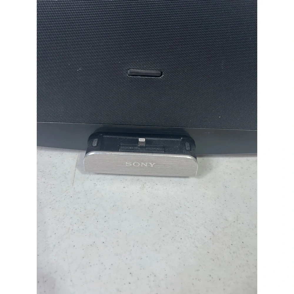 Sony RDP-XF300iN Personal Audio System‎ Speaker Lightning Dock FM Radio Black